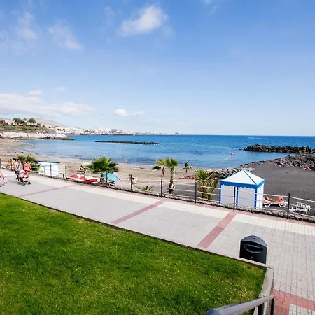 Будинок відпочинку El Beril Ocean Front Адехе