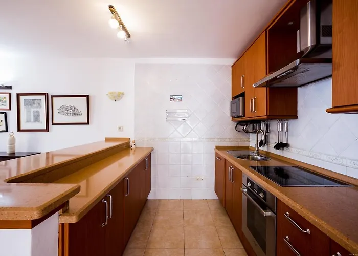 Будинок відпочинку El Beril Ocean Front Адехе