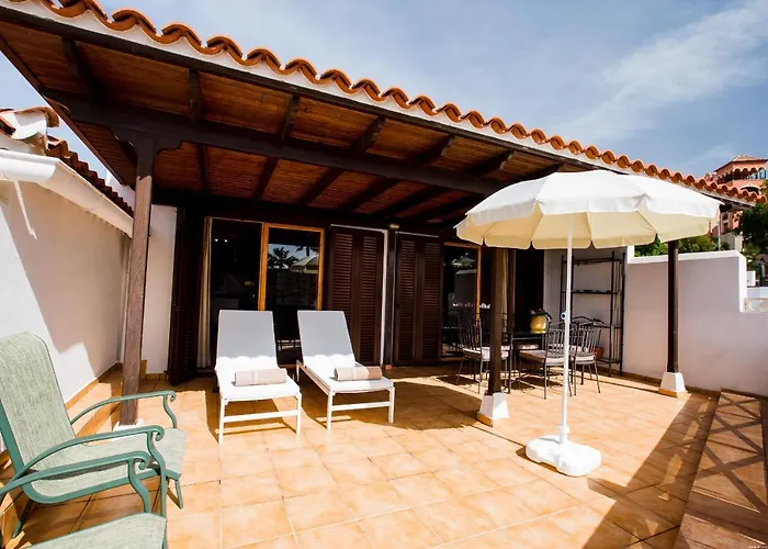 Будинок відпочинку El Beril Ocean Front Адехе